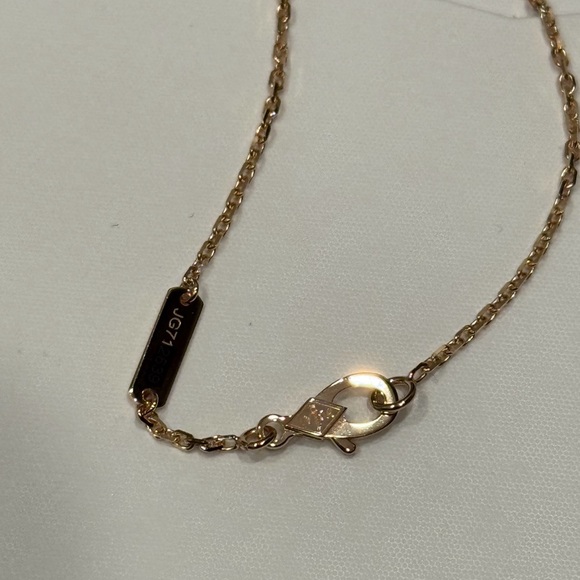 Van Cleef & Arpels 2025 Pink Mother Of Pearl Holiday Pendant Necklace - Picture 6 of 7